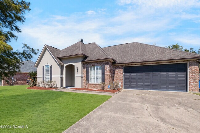 Building Photo - 106 Anslem Dr