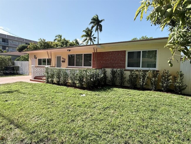 Building Photo - 1642 NE 124th Ln
