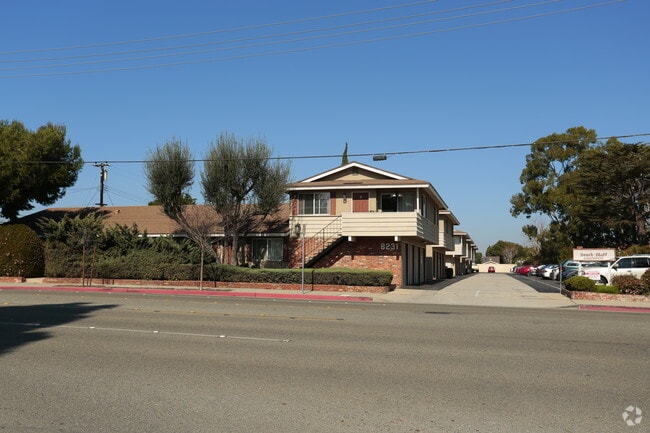 Primary Photo - Beach Bluff Apartments