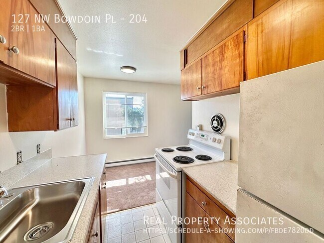 Building Photo - 127 NW Bowdoin Pl