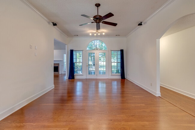 Building Photo - 626 Marsh View Dr