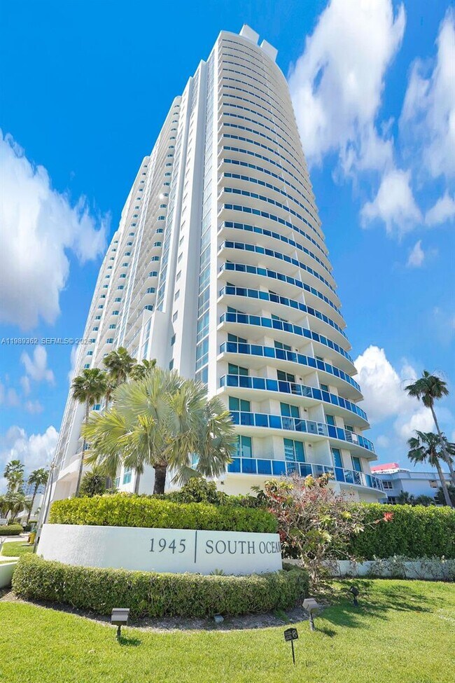 Building Photo - 1945 S Ocean Dr