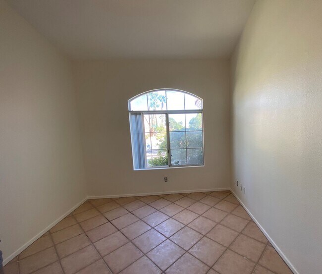 Building Photo - RARE SINGLE-STORY SUMMERLIN HOME. 2/2 + Den.