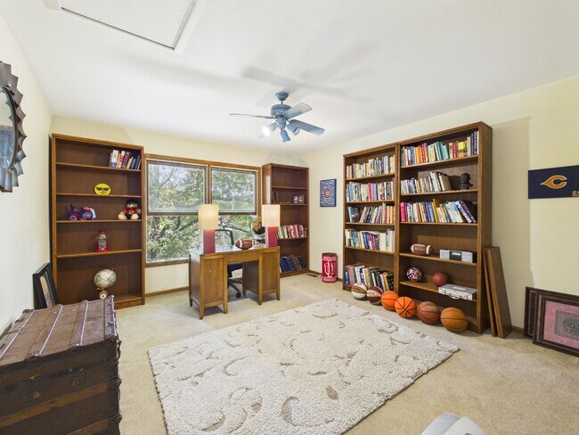 Building Photo - 3007 Monterey Dr