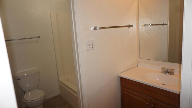 Building Photo - 10851 N 65th Ave