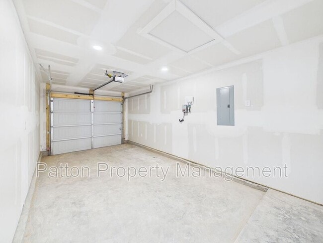 Building Photo - 2801 Ranch House Rd