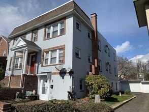 Building Photo - 631 Plymouth Rd