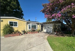 Building Photo - 15433 Ector St