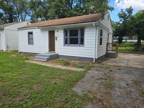 Building Photo - Very nice 2bed/ 1bath home