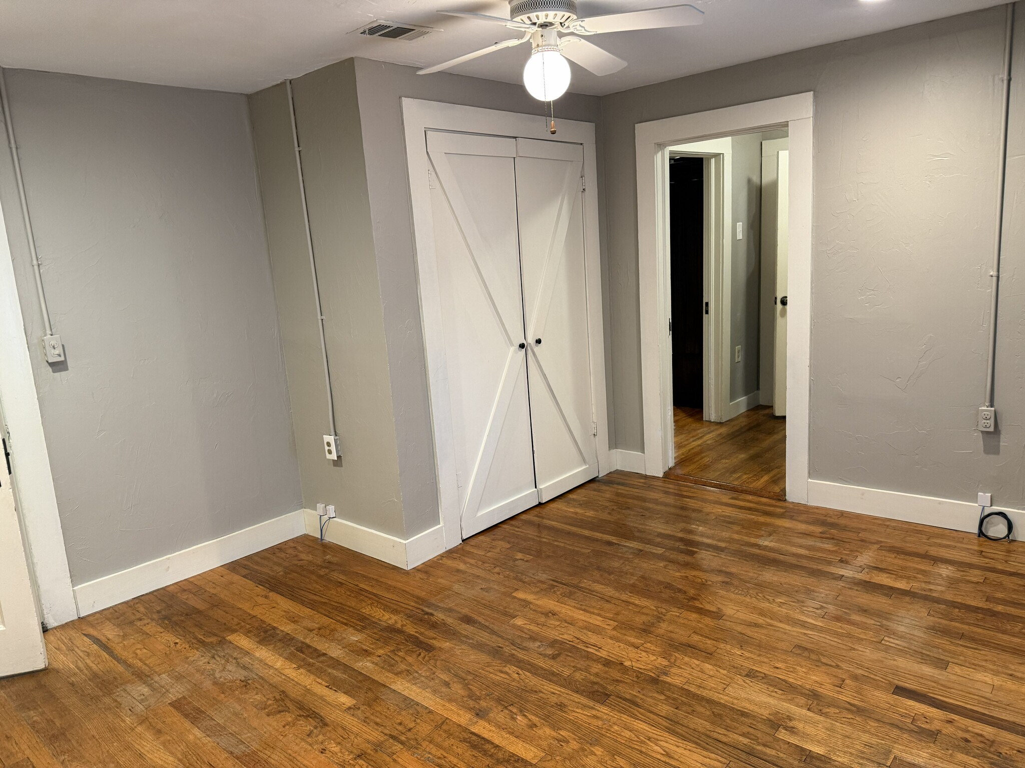 Building Photo - 1204 Elm St