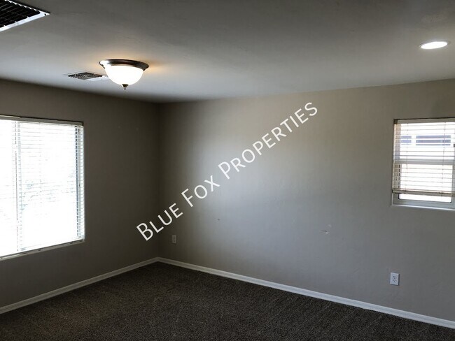 Building Photo - 4810 E Orchard Grass Dr