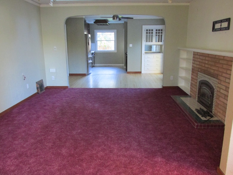 Building Photo - 2618 3rd Ave N