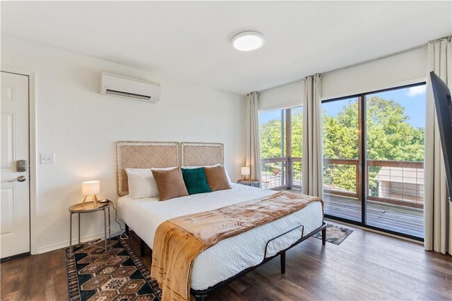 Building Photo - 14813 Dutchmans Dr