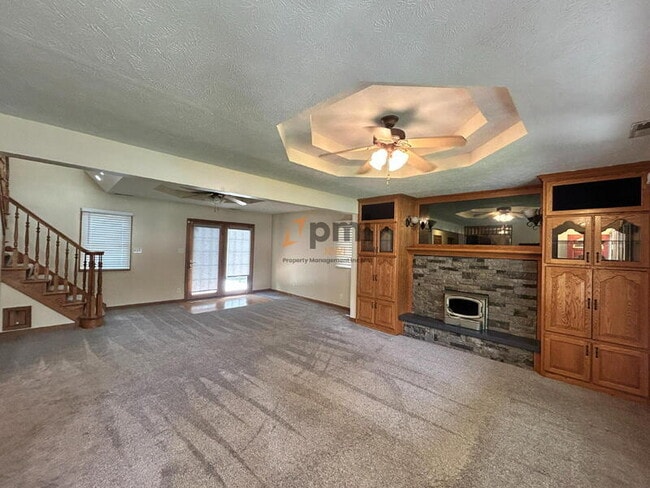 Building Photo - 5107 White Oak Terrace