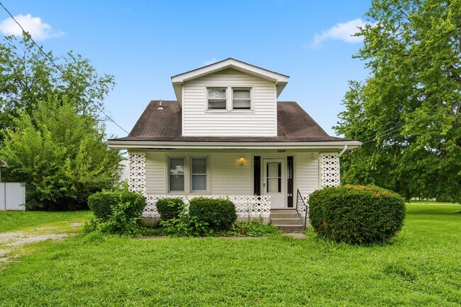 Building Photo - 3204 S Crums Ln