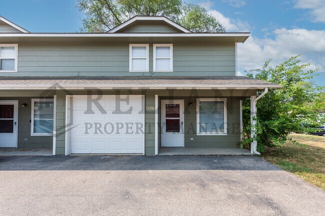 Primary Photo - 1126 Richmond St
