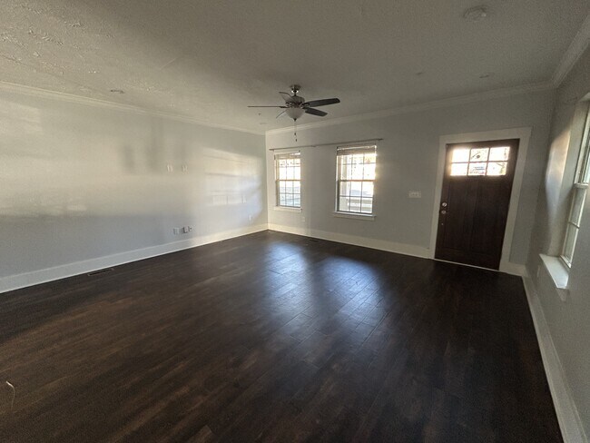 Building Photo - 222 Jasmine Row