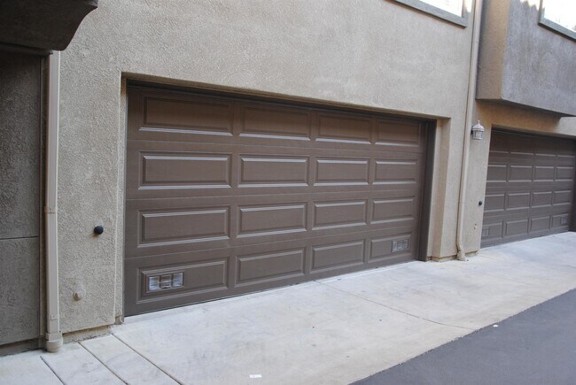 Building Photo - 672 Kellogg St