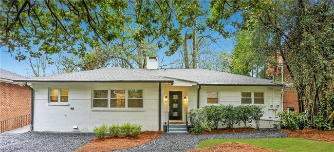 Building Photo - 961 E Rock Springs Rd NE