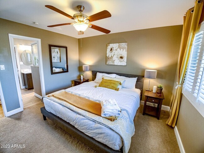 Building Photo - 2301 N 81st Pl