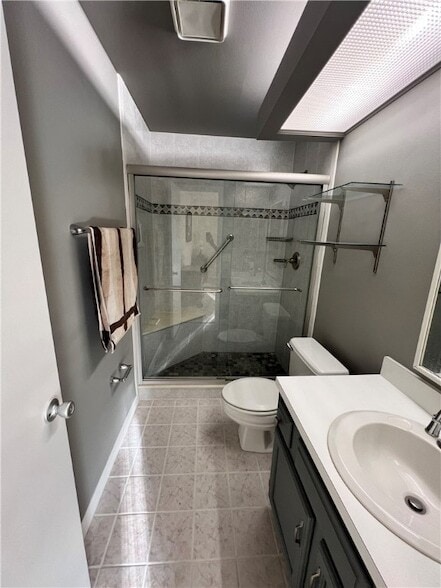 Building Photo - 2 Vis Gdns Trl