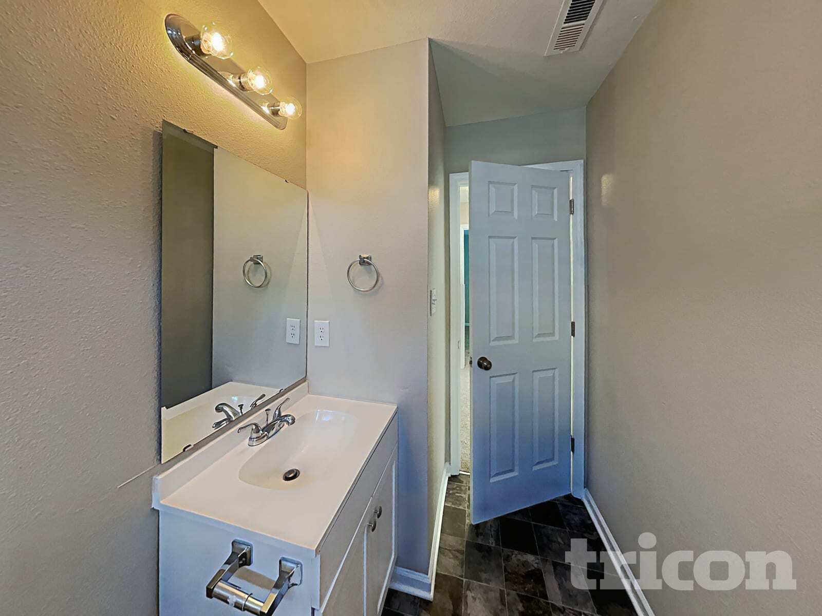 Building Photo - 4504 Valendra Dr