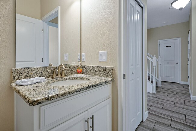 Building Photo - 5424 Solterra Cir