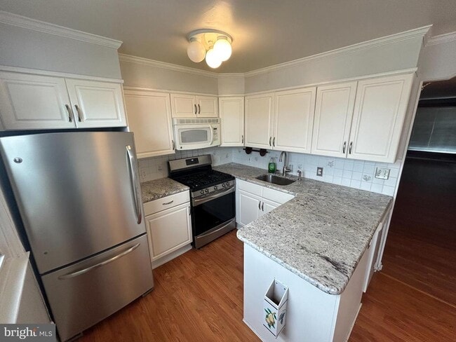 Building Photo - 10830 Perrin Rd