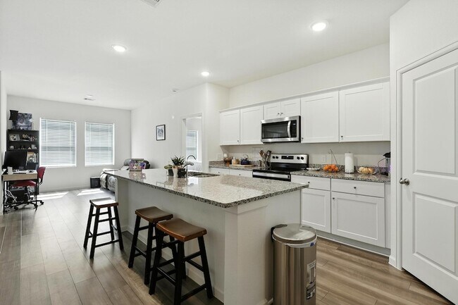 Building Photo - 5830 Capri Frst Dr