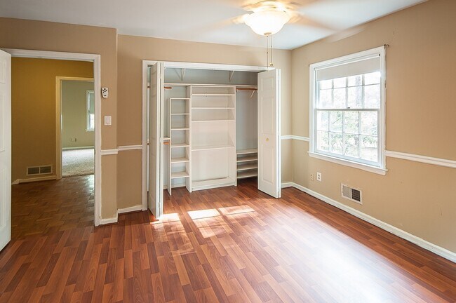 Building Photo - 4682 Sharon Valley Ct
