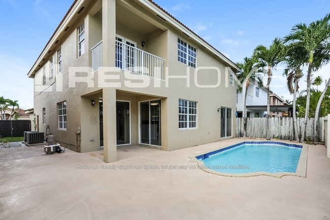 Building Photo - 15554 SW 41st Terrace