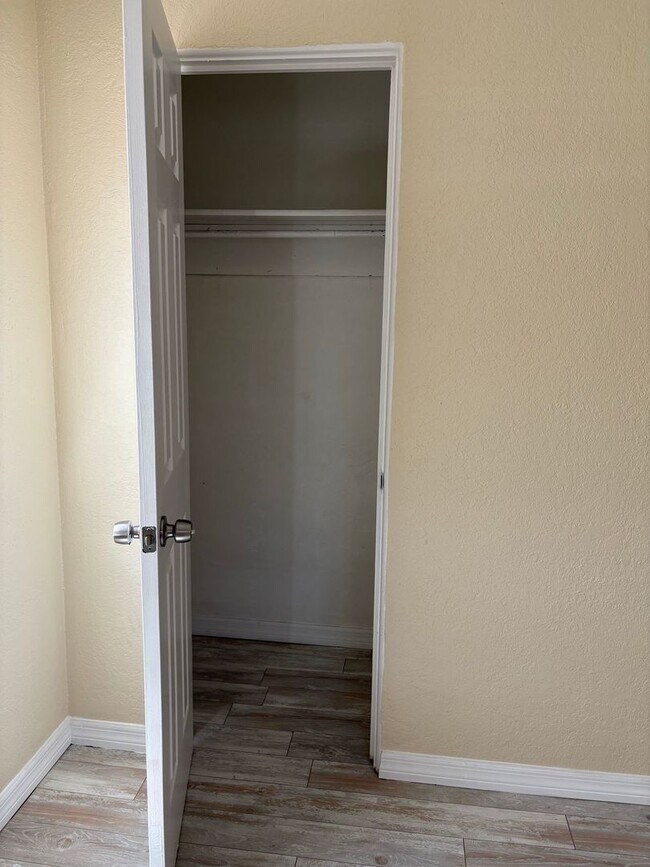Building Photo - Beautifully Appointed 3/2 w Garage For Ren...