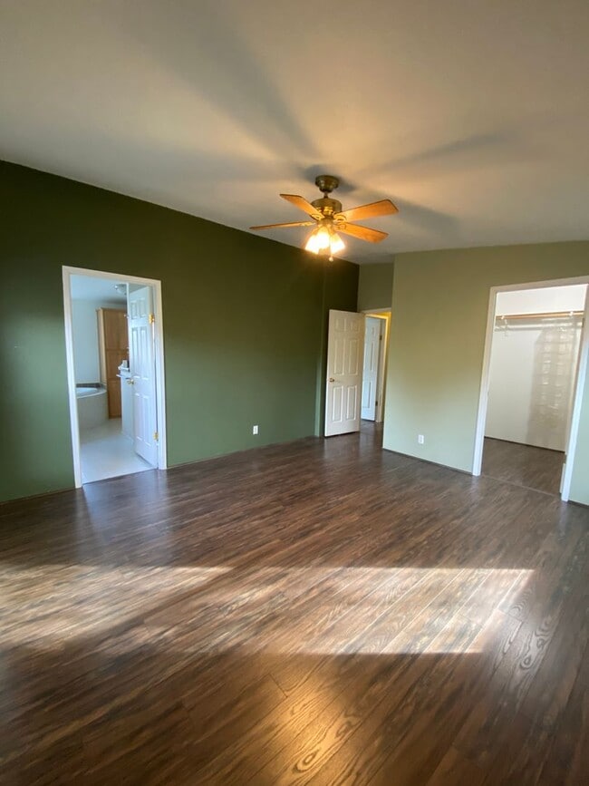 Building Photo - 3 Bedroom 2 bath Home in White Salmon