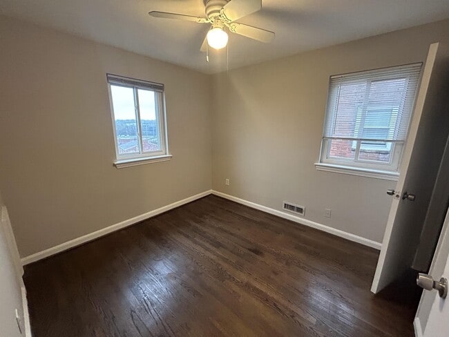 Building Photo - 5338 Chillum Pl NE