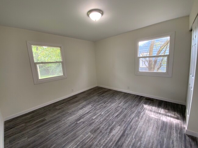 Building Photo - 1015 Koehn Dr