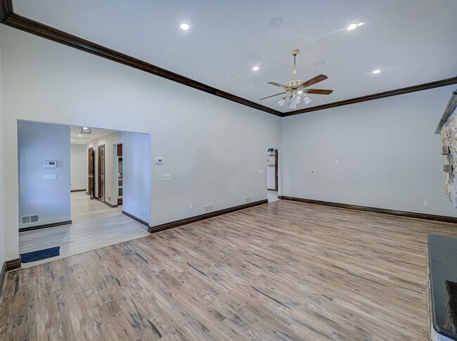 Building Photo - 17 Bauers Ln