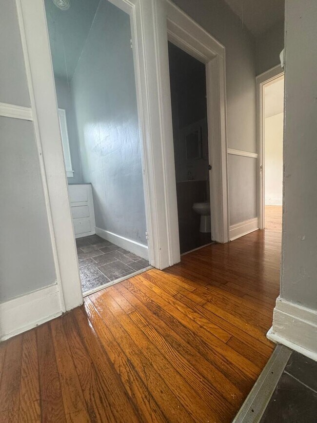 Building Photo - Eastwood Charmer – Updated 3-Bedroom with ...