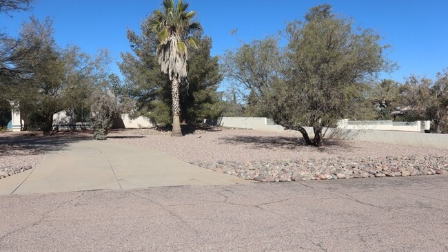 Building Photo - In ground Pool