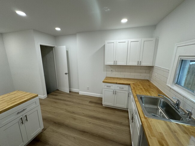 Building Photo - 2221 N 18th St