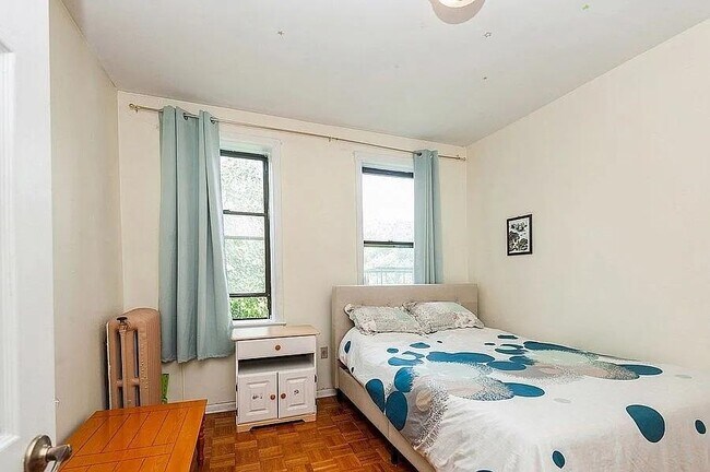 Building Photo - 42 Van Wagenen Ave