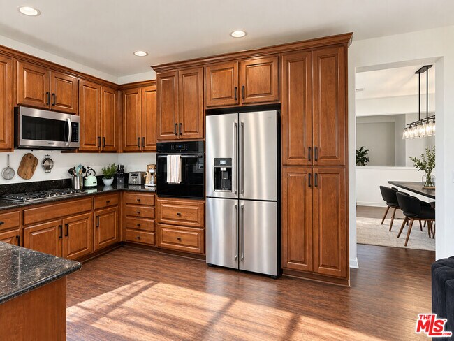 Building Photo - 780 Tennis Club Ln
