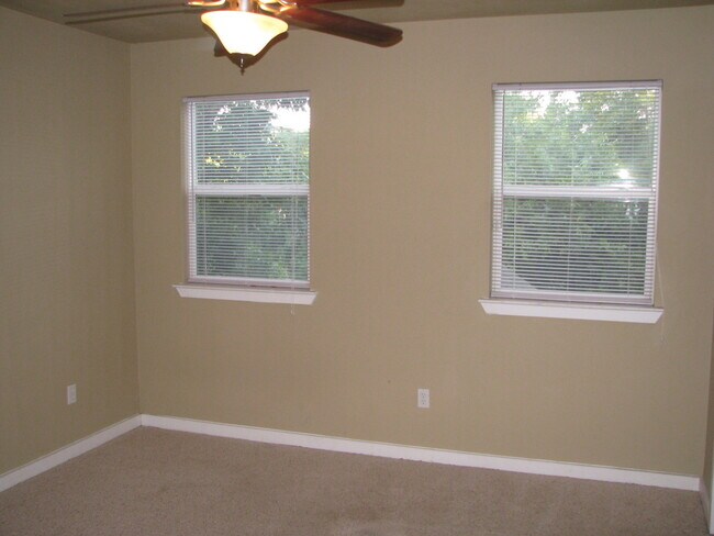 Building Photo - 4802 Clarkson Ave