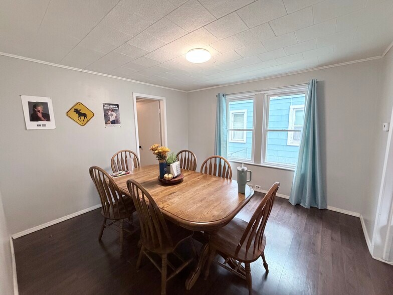 Building Photo - 1202 Churchill Ave