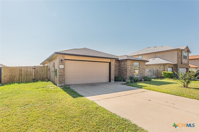 Building Photo - 2302 Terry Dr