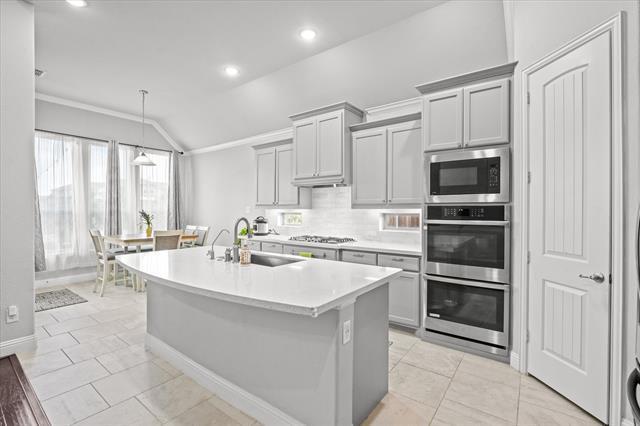 Building Photo - 352 Long Meadow Way