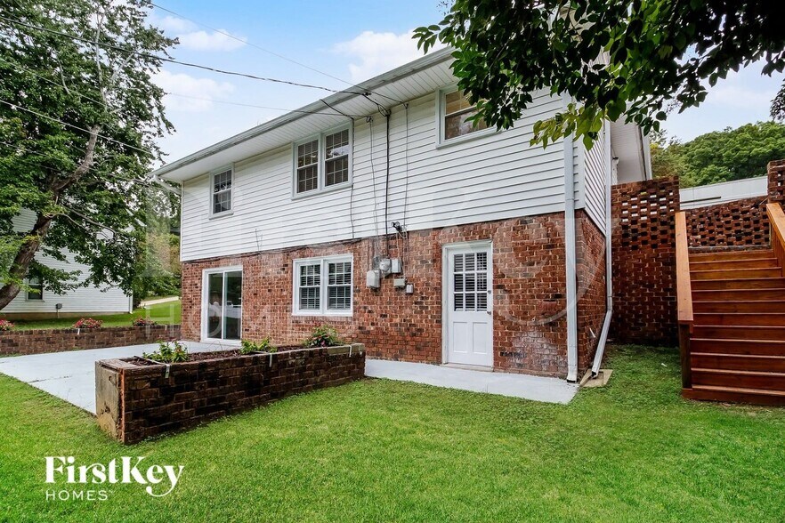 Building Photo - 2407 Running Brook Dr
