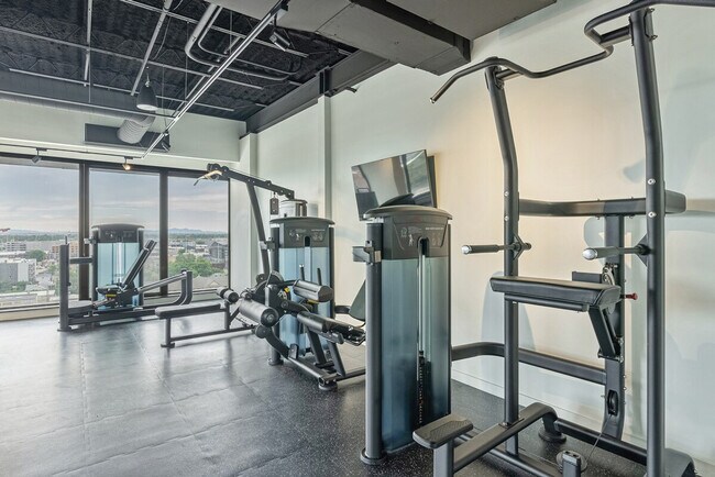 Building Photo - 105 W 600 S