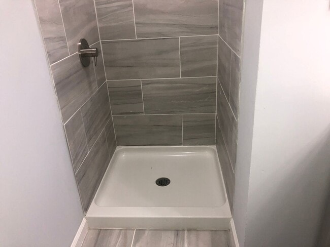 Building Photo - Updated Brick Ranch Conveniently Located