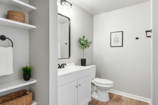 Building Photo - 2614 28th Ave N