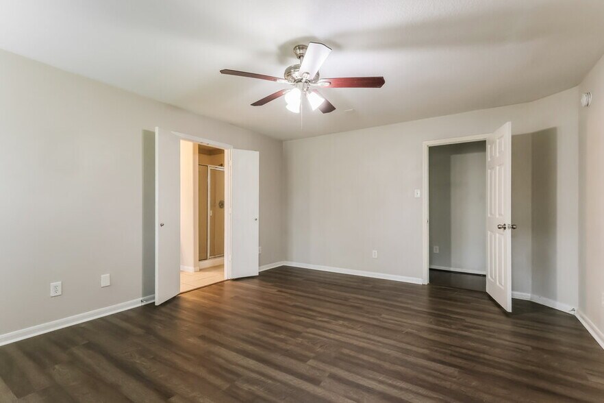 Building Photo - 23503 Maple View Dr